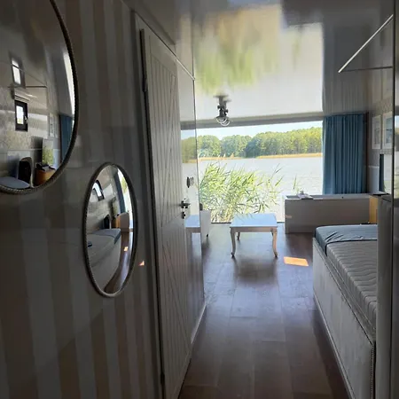 Βίλα Ht House Boat Mazury - Dom Na Wodzie